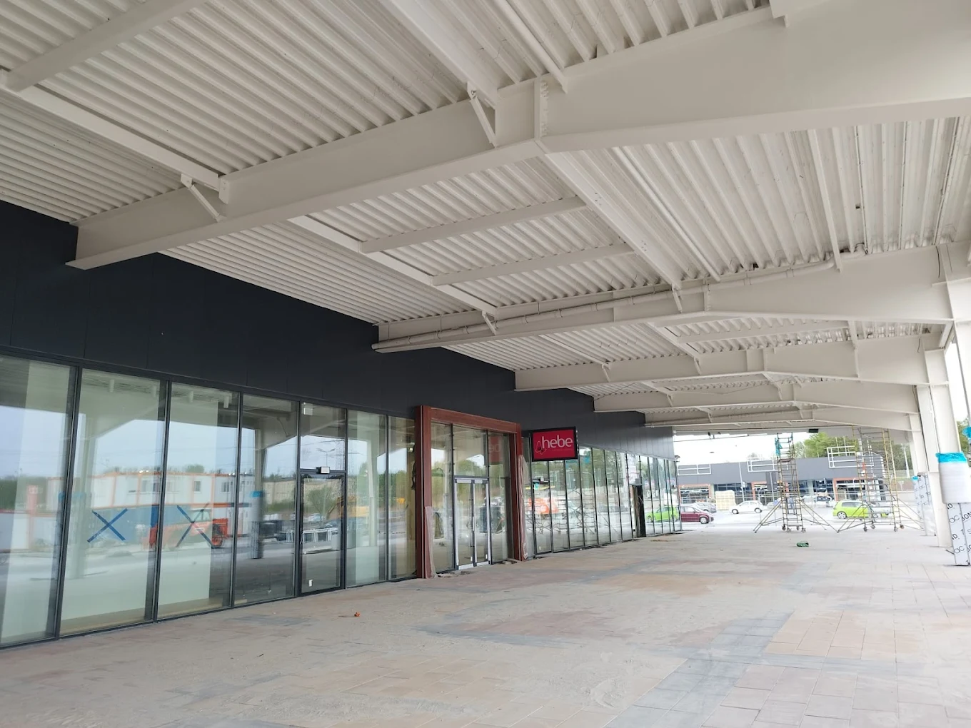 Zabezpieczenie konstrukcji w hali przemysłowej